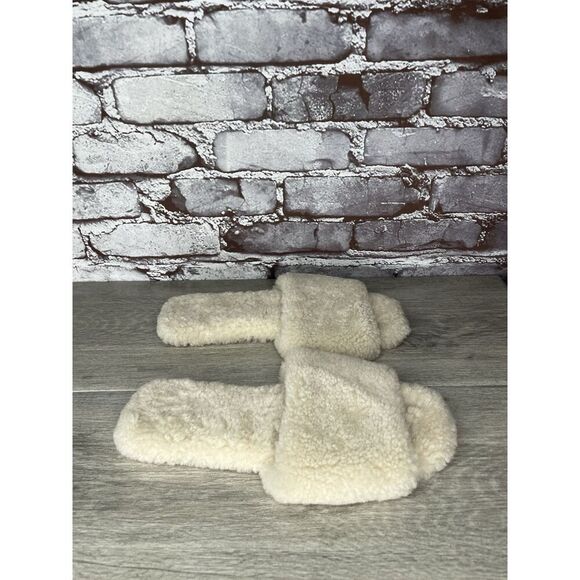 Raye Sherp Ivory Cream Faux Fur Slippers Casual Sandals Women’s Sz 7M US/38EU - Picture 16 of 16